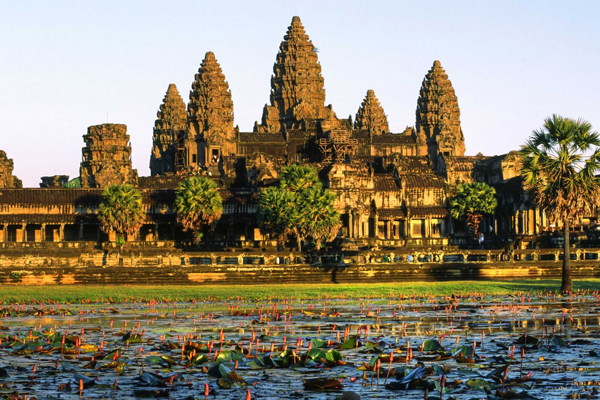 Tiết kiệm gần 2,2 triệu đồng khám phá Angkor huyền bí