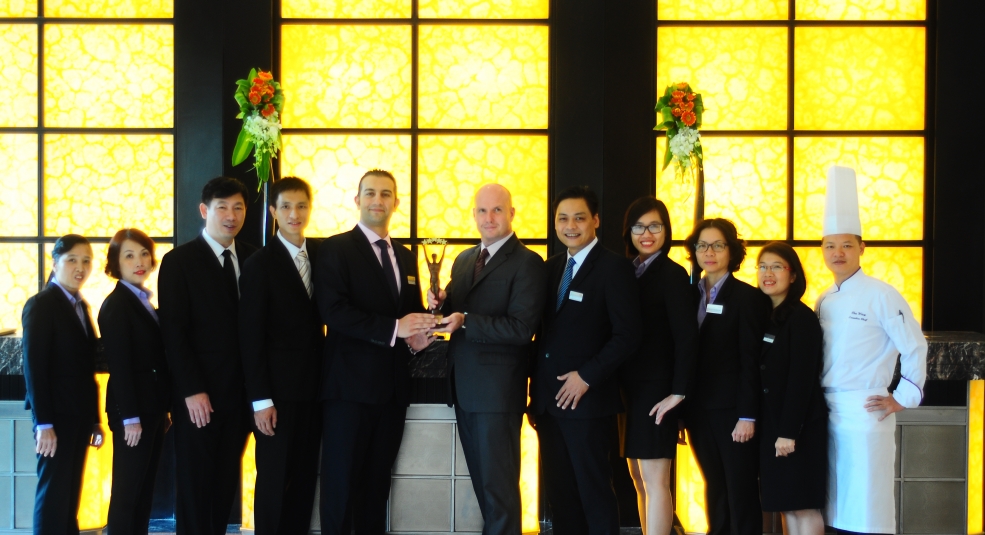Khách sạn Mövenpick Hà Nội đạt danh hiệu khách sạn cao cấp bậc nhất tại Việt Nam