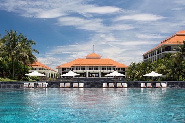 Pullman Danang Beach Resort lọt Top 25 khách sạn sang trọng ở Việt Nam