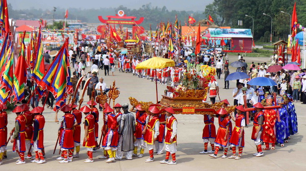 Lễ hội đền Hùng cấm du khách sử dụng flycam