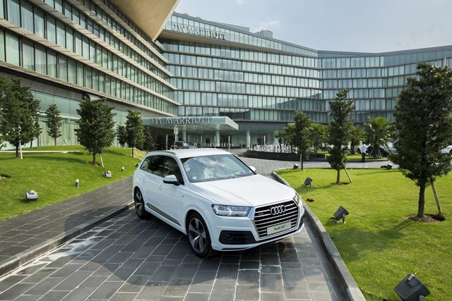 Audi Việt Nam ra mắt Q7 hoàn toàn mới tại Triển lãm Ô tô Quốc tế 2015 