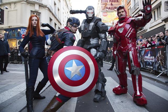 'Captain America: Nội chiến siêu anh hùng' - Iron Man gửi lời thách đấu tới team Captain từ Paris