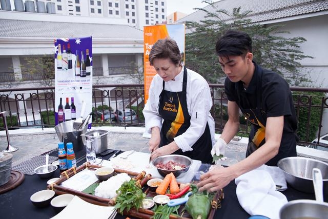 Cuộc thi nấu ăn ‘Bún chả Kangaroo’ tại InterContinental Hanoi Westlake
