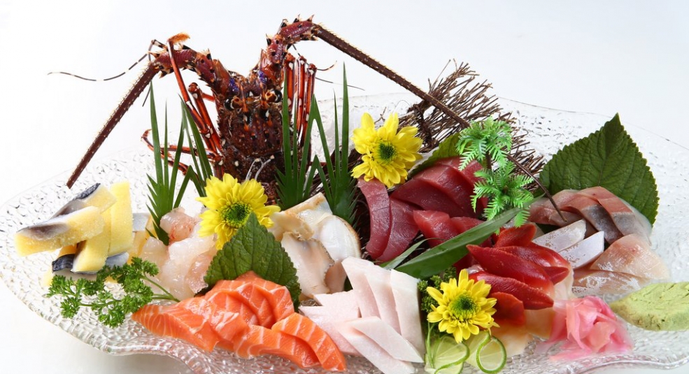 Hấp dẫn hương vị với combo sashimi Tôm hùm & Cá mú sao tươi sống tại Quan's Sushi