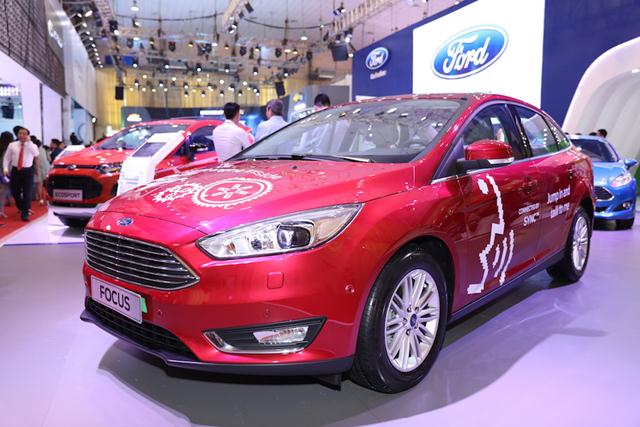 Ford ra mắt Explorer hoàn toàn mới tại triển lãm Vietnam Motor Show 2016 