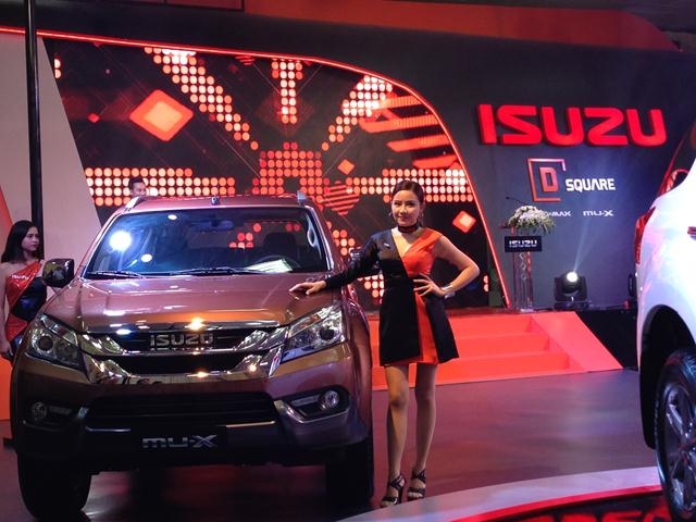 Isuzu ra mắt Mu-X Limited và D-Max Type X tại triển lãm Vietnam Motor Show 2016