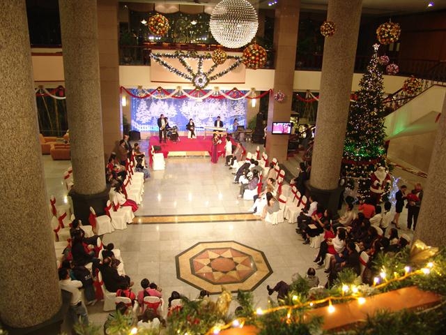 Tưng bừng Giáng sinh và chào năm mới 2017 tại khách sạn Halong Plaza 