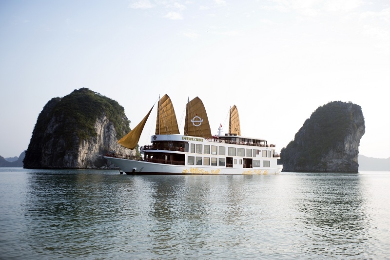 Du thuyền hoàng đế quyến rũ nhất trên vịnh Bái Tử Long
