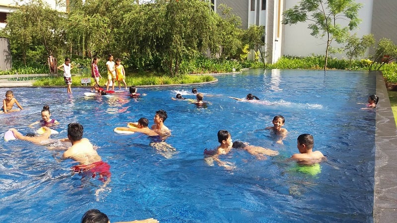 Laguna Lăng Cô tổ chức 'Lớp học bơi an toàn 2017' cho trẻ em địa phương
