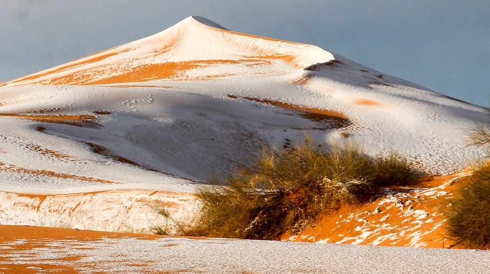 Tuyết phủ trắng sa mạc nóng nhất Trái Đất