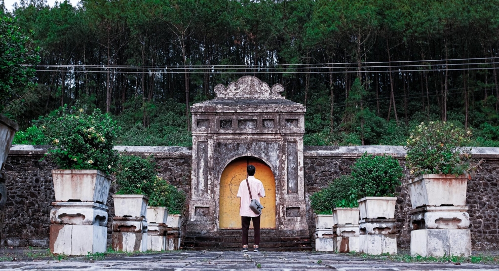 Lăng mộ trầm mặc ít người ghé thăm giữa lòng thành phố Huế