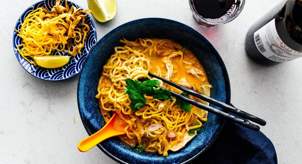 Điểm danh những quán ăn đường phố được sao Michelin “gọi tên” ở Chiang Mai