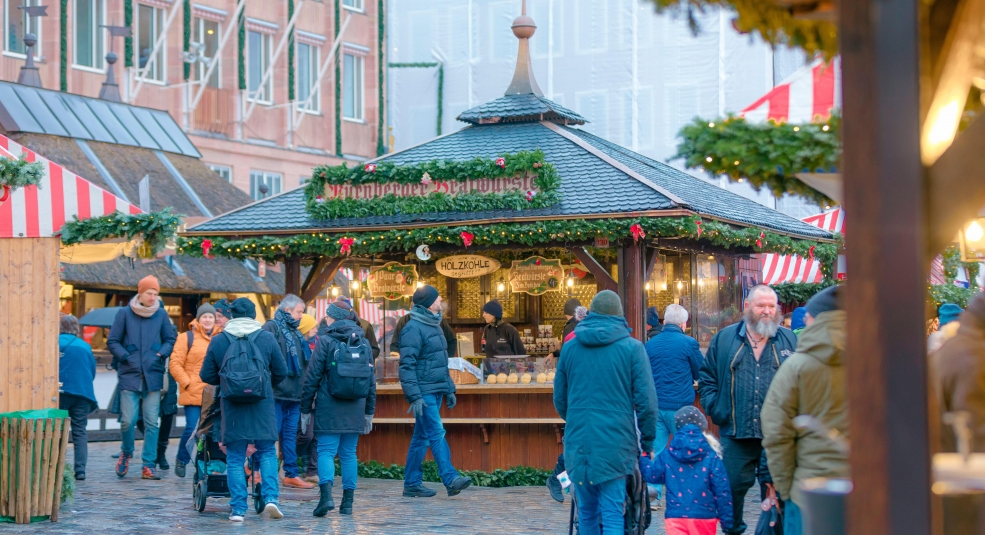 Lạc lối phiên chợ Giáng sinh nổi tiếng bậc nhất thế giới ở Nuremberg, Đức