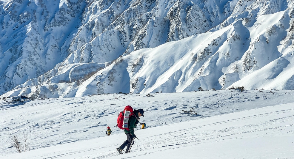 Vượt cái lạnh -20 độ C, chàng trai Việt leo 2.696 m chinh phục núi tuyết Karamatsu
