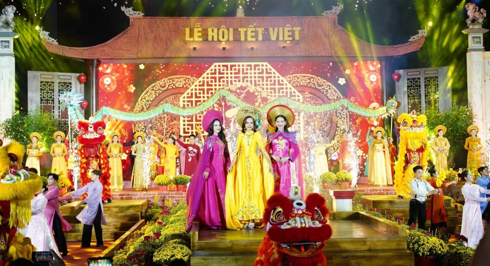Lễ hội Tết Việt 2024 tại TP.HCM đạt gần 50 tỷ đồng sau 4 ngày