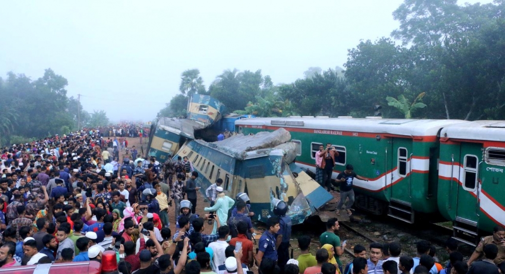 Tai nạn tàu hỏa ở Ấn Độ và Bangladesh