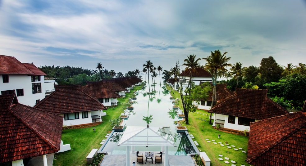 Resort ở Ấn Độ biến bể bơi thành hồ cá