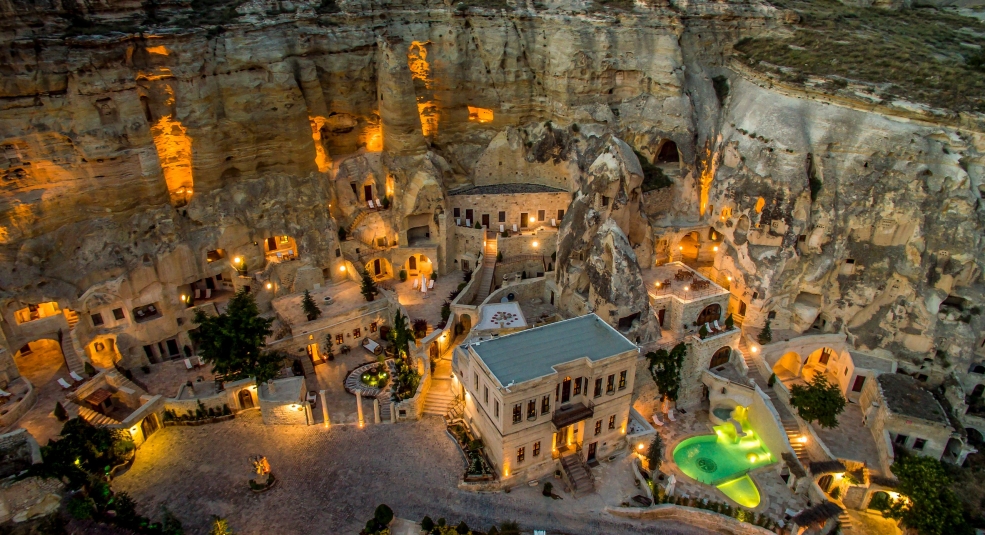 Khách sạn hang đá tráng lệ ở Thổ Nhĩ Kỳ