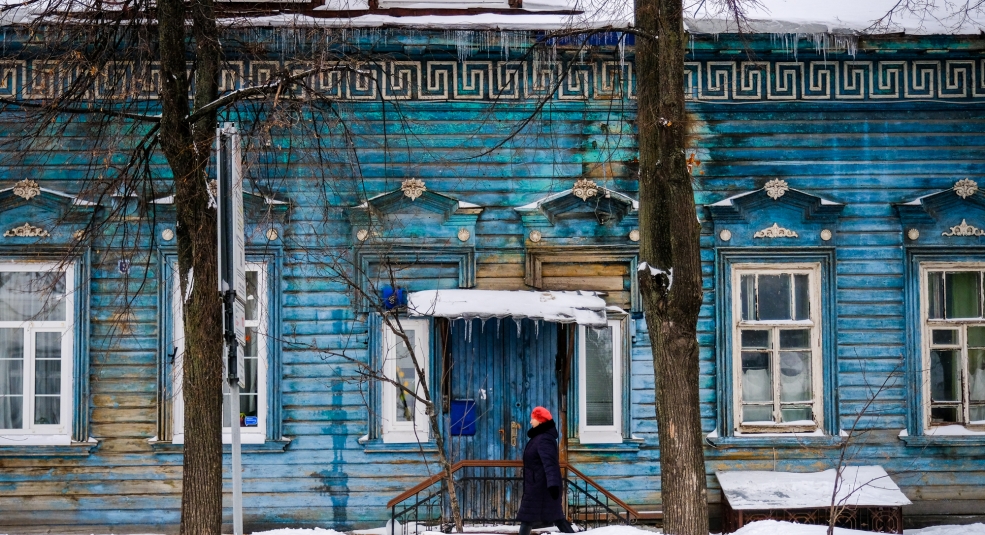 Mùa đông nước Nga lướt ngoài cửa sổ