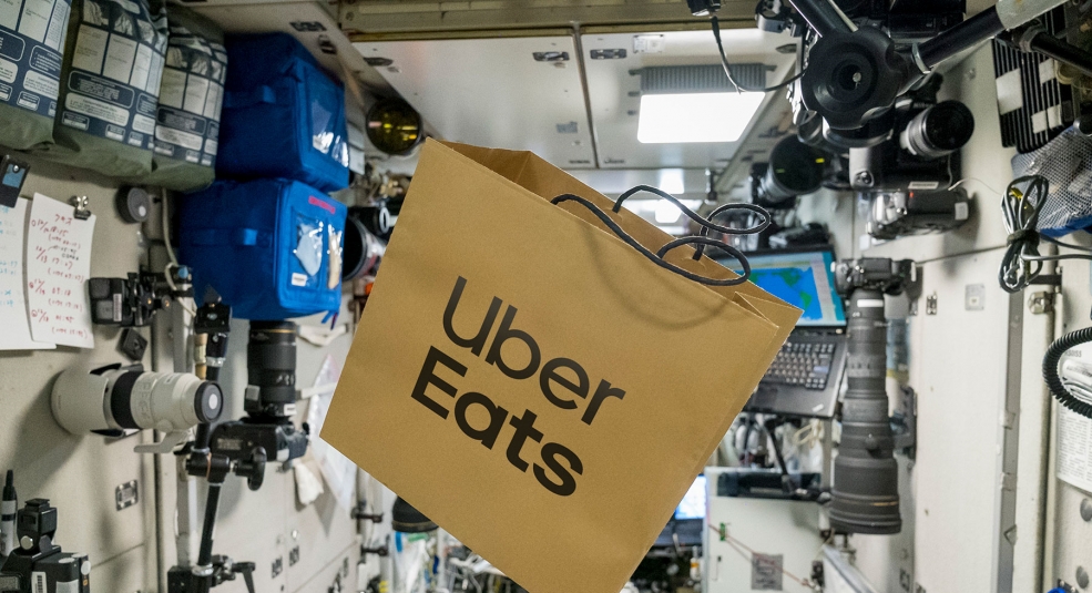 Uber Eats giao đồ ăn lên... vũ trụ