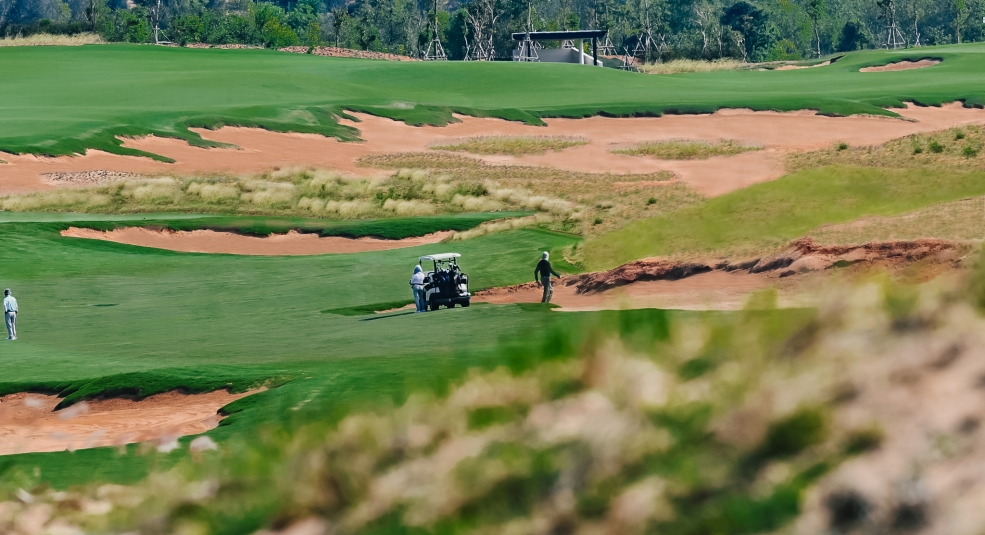 Chơi Golf: Trải nghiệm hút khách bậc nhất hiện nay