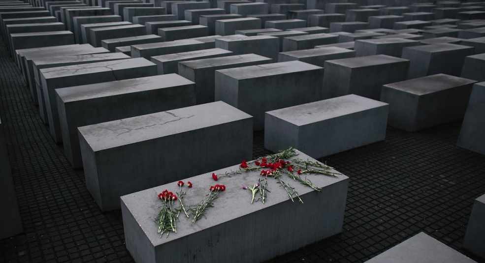 Holocaust Memorial: Nghe yên lặng kể về quá khứ đau thương