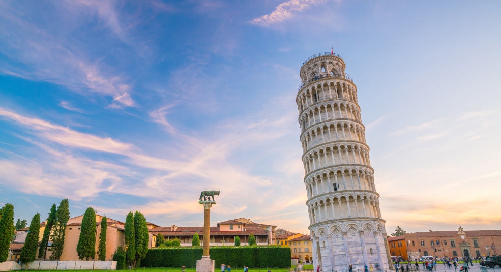 Vì sao tháp nghiêng Pisa không đổ?