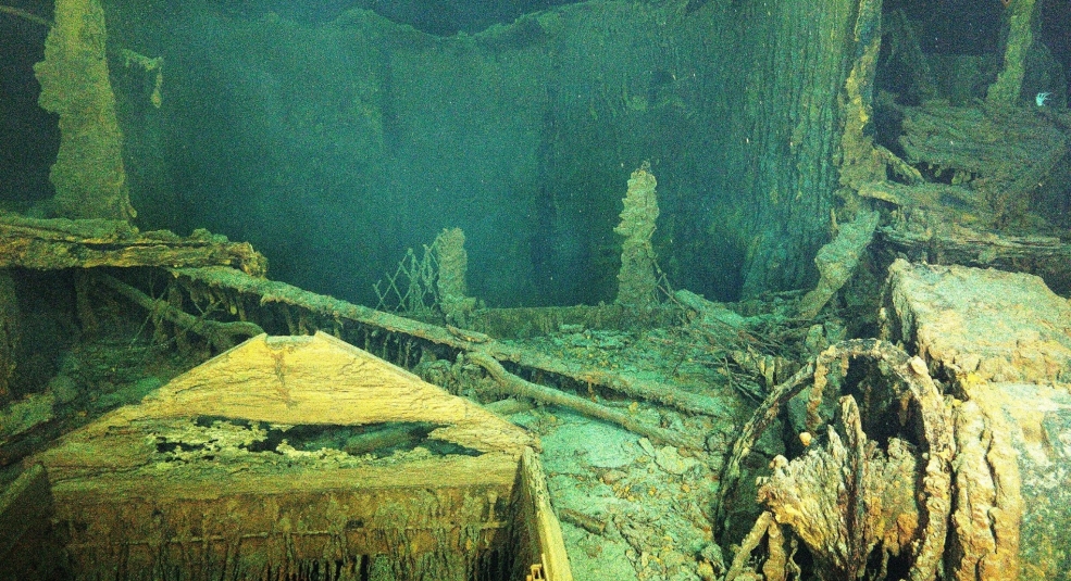 Bỏ ra gần 6 tỉ đồng để tận mắt chứng kiến xác tàu Titanic dưới đáy biển