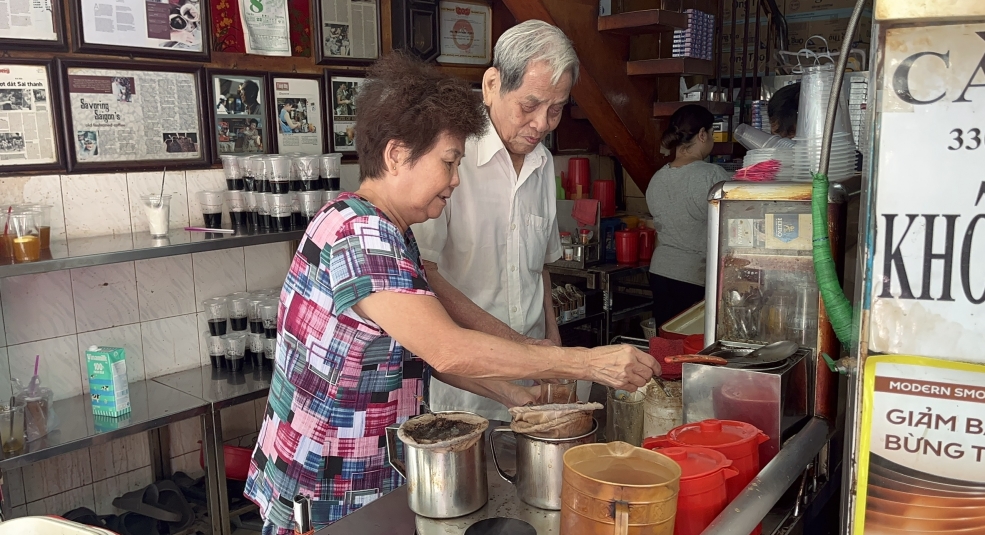 Cà phê vợt, văn hóa cà phê đậm chất Sài Gòn