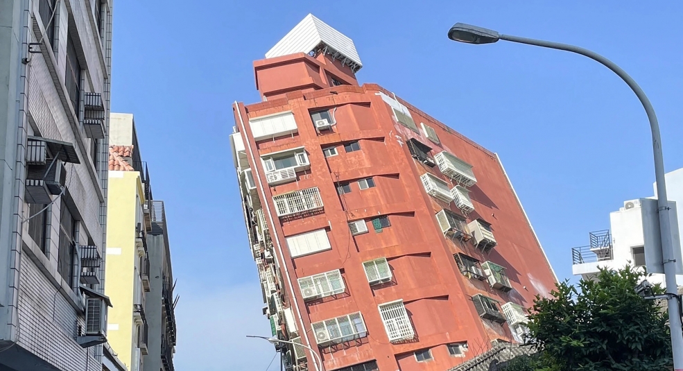 Động đất Đài Loan khiến nhiều tòa nhà đổ sập