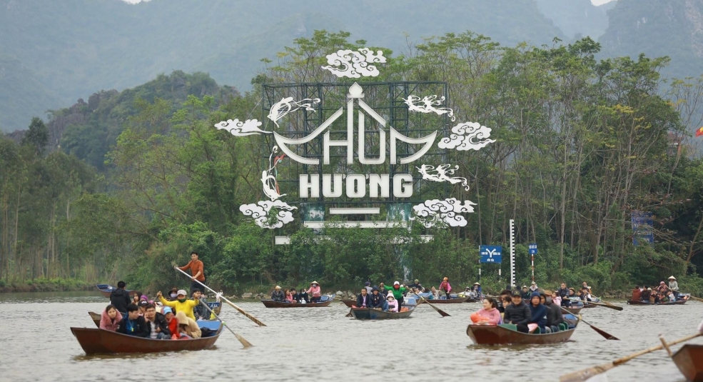 Hà Nội khai hội chùa Hương sau 3 năm trì hoãn