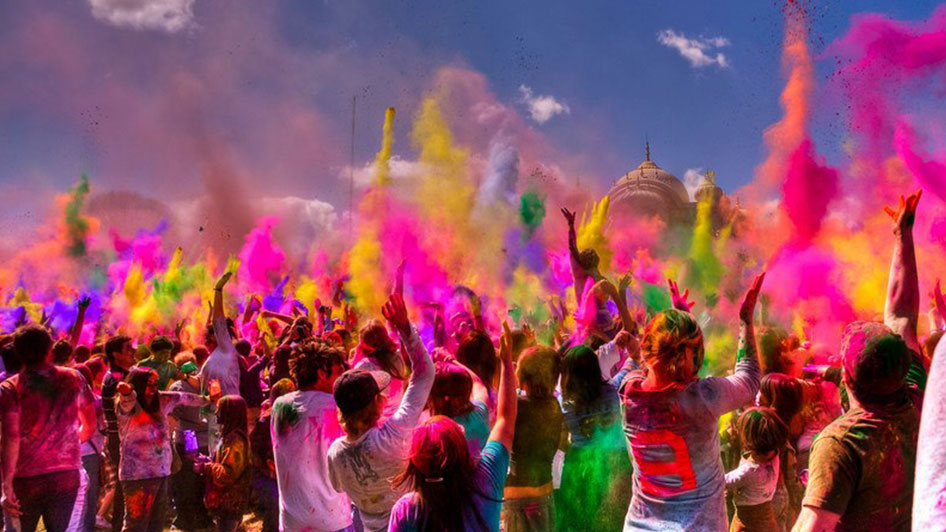 Mừng lễ hội sắc màu Holi cùng những người bạn Ấn Độ ngay tại Hà Nội