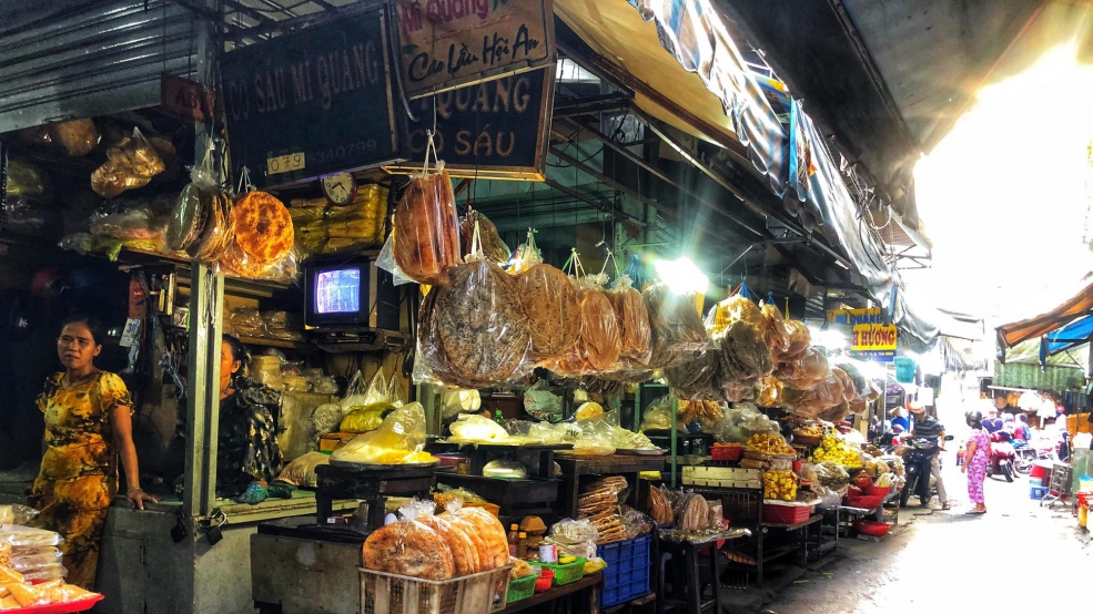 Những đặc sản miền Trung ở chợ Bà Hoa SG