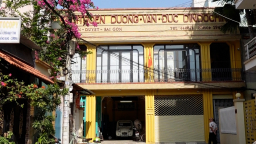 Bộ tứ tại garage Biệt động Sài Gòn