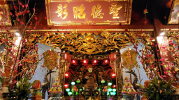 Độc đáo Đền Hỏa thần