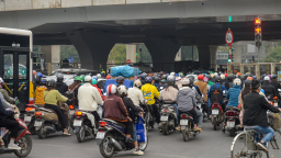 Nút giao Mai Dịch: Mong từng ngày thoát cảnh ùn tắc