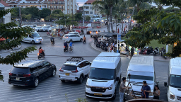 Hội An: “Đỏ mắt” tìm… bãi đỗ xe