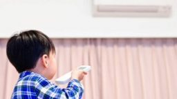 Khi bọn trẻ phụ thuộc vào cái điều hòa