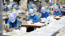 “Níu chân” người lao động, bài toán cuối năm của doanh nghiệp