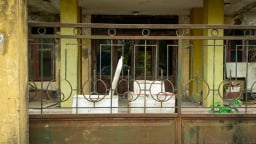 Những trụ sở bỏ hoang giữa lòng Thủ đô