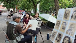 Họa sĩ vỉa hè: Nét chấm phá giữa nhịp sống hối hả
