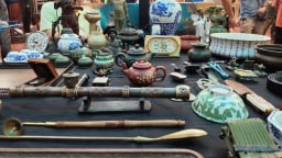 Phiên chợ đồ xưa, khoảng lặng ký ức giữa phố phường