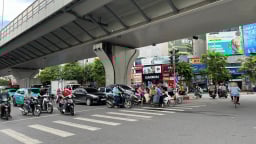 Bỏ xe xăng dầu, vì sao chỉ nghĩ đến xe điện cá nhân?
