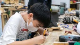 Tái chế gỗ, bài học kỹ năng, tình yêu thiên nhiên và trách nhiệm cộng đồng