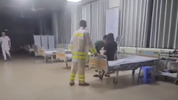 CSGT kịp thời hỗ trợ sản phụ chuyển dạ trong mưa bão
