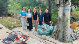 Thu gom rác thải nhựa, biến rác thành tiền