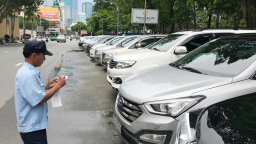 TP.HCM cần sớm giải ‘cơn khát’ bãi đỗ xe