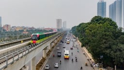 Tàu điện, xe buýt cần thay đổi thế nào để hút khách?