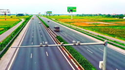 600km cao tốc đầu tiên và câu chuyện vừa làm vừa mò mẫm