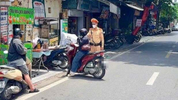Không chú ý biển cấm, ngại đi xa: Bị phạt nặng, giữ xe, trừ điểm GPLX